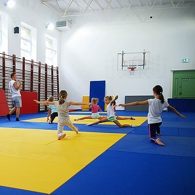 Zajęcia dla dzieci Akrobatyka 9-12 lat (poziom początkujący) w Warszawie