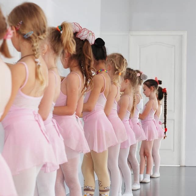 Zajęcia dla dzieci Balet 5-8 lat (poziom początkujący) w Warszawie