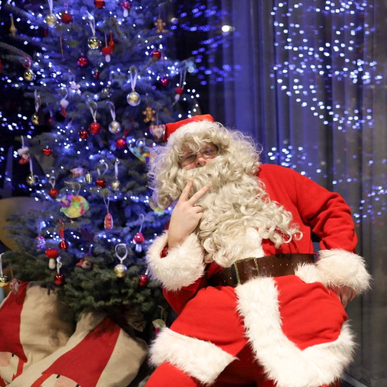 Zajęcia dla dzieci Christmas Party - rodzinne świąteczne spotkanie z Mikołajem w Warszawie